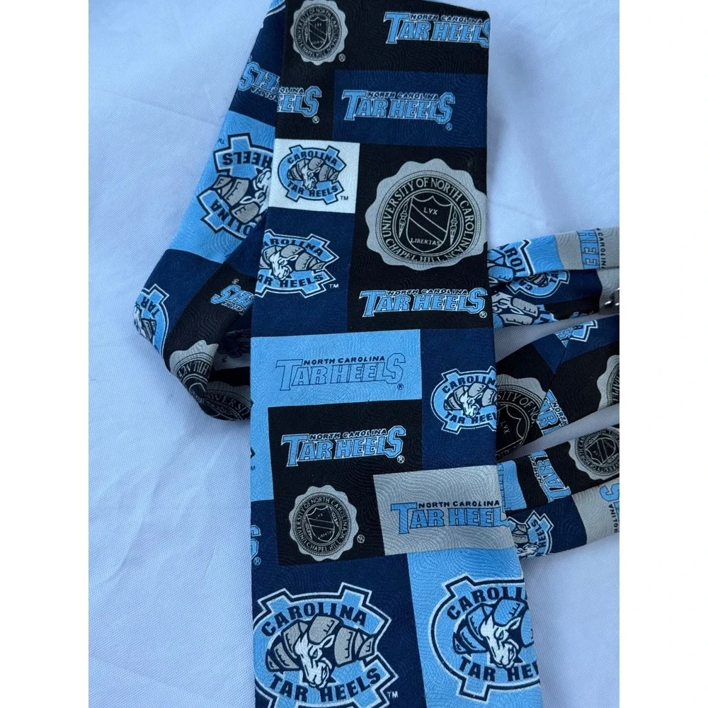 Ralph Marlin North Carolina Tar Heels UNC NCAA Mens Necktie Blue Patchwork 2003